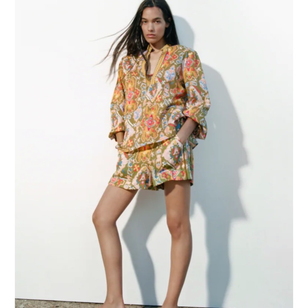 Zara printed top. Xs